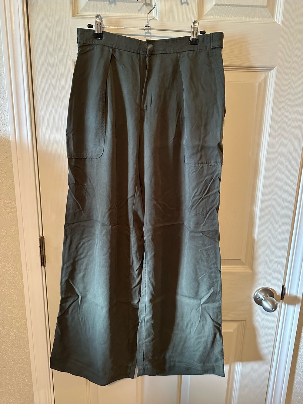 Banana Republic Wide-Leg Tencel Pants in Olive Green